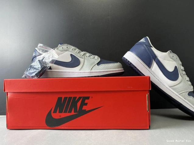 CW8576-200 Air Navy 1 Grey Blue Jordan 0607